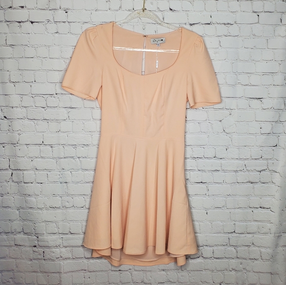 De Philo Peach Open Back Shortsleev Cocktail Dress - Picture 1 of 7